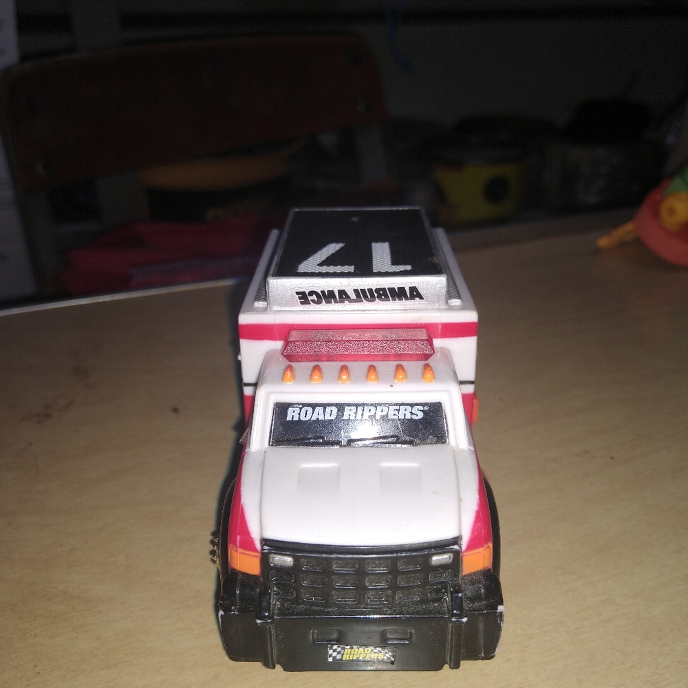 Road Rippers Ambulance With buttons